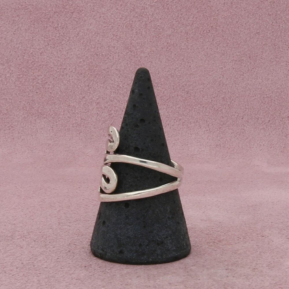sterling silver wavy loops ring size 8.5 - Picture 2 of 3